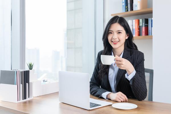 《沉默的羔羊：女性勇敢站出来，拒绝家庭暴力》图1