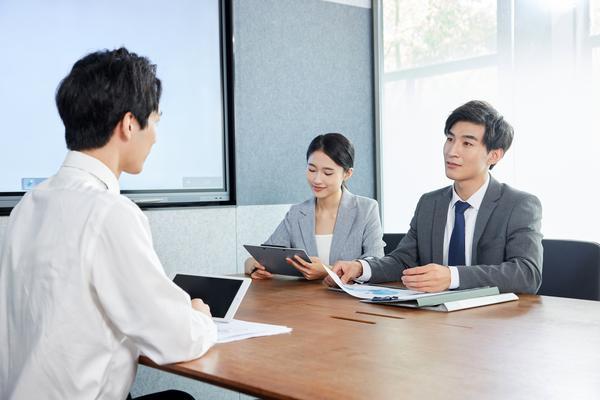 家庭关系不和睦导致工作受影响:如何应对? 图2