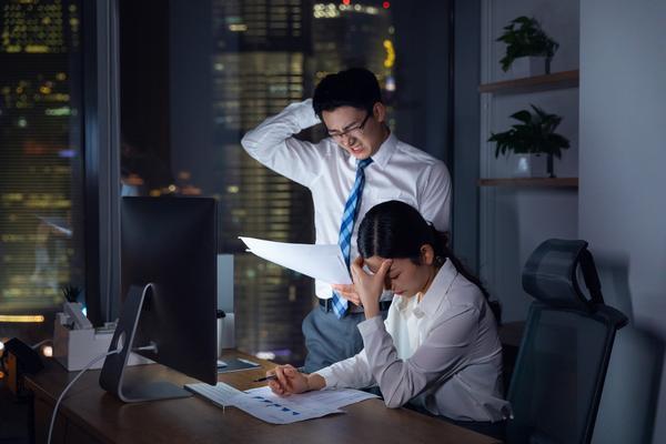 《家庭关系中的困境：母亲未工作，如何应对与填平》图1