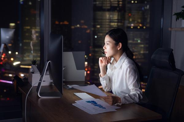 《公职人员加班对家庭关系的影响及应对策略研究》 图1