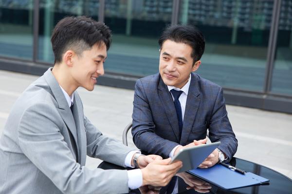 《分居后如何处理与对方的人际关系？》图1