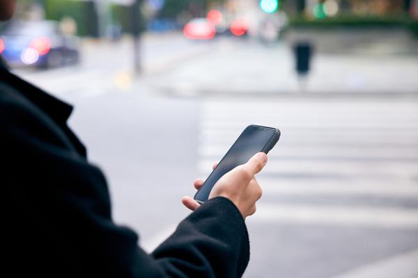 《夫妻分居街头， drive 共享生活：他们的故事令人动容》图1