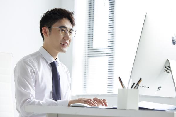 万峰离婚律师头像动漫：法律职业形象与言论自由的平衡 图1