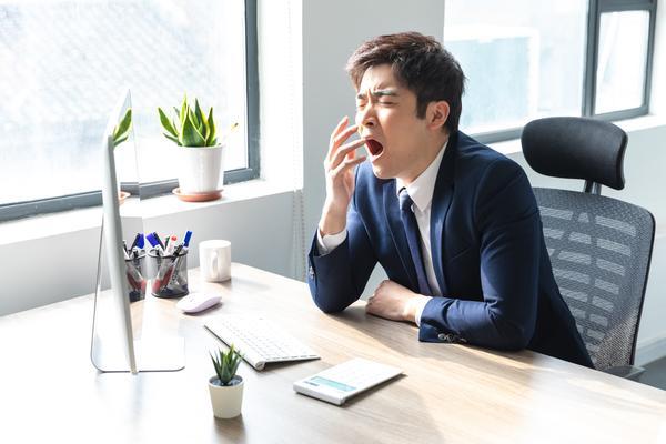 老板慷慨发红包，员工结婚庆祝公司文化和谐图1