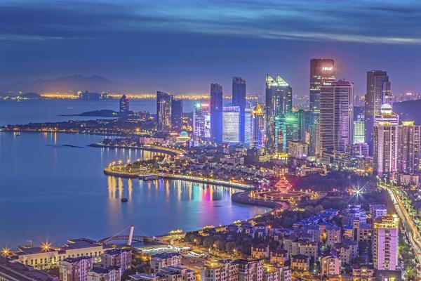 《美女总裁：继承家业，商业帝国的继承者》图1