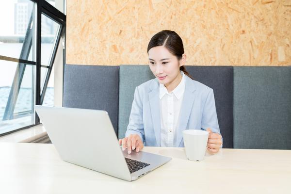 《建立健康家庭关系的女孩指南》 图2
