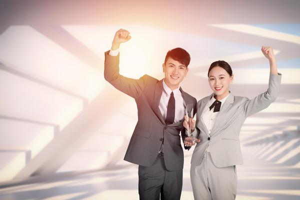 《继承者：神秘继承岛主国王的传奇人生》 图2