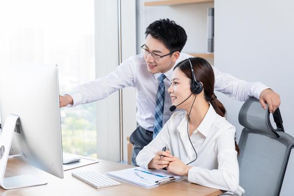 《参军之路：放弃继承家业，实现人生新篇章》图1