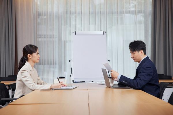 《礼仪培训：如何提升高端营销人员的职场形象与竞争力》 图2