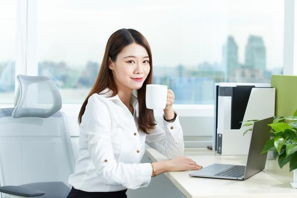 《香火继承者：女孩传承千年信仰之路》图1