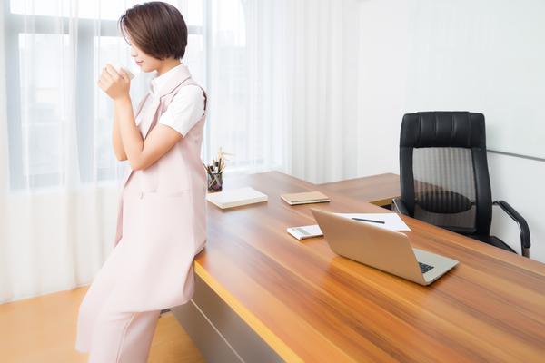 27岁未结婚女孩的独立与：现代女性的选择与追求图1