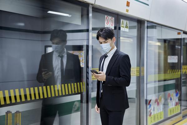 《地铁归来继承：神秘地铁站的继承者传奇》 图2