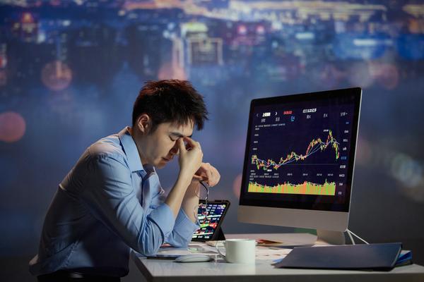 《长期分居夫妻的感情隐患：是还是疲劳？》 图1