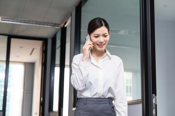 分居后每天都打电话：增进感情的新方式图1