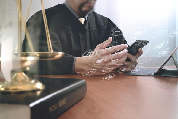 重婚罪的法律界定与刑事责任探讨|婚姻家庭法律风险分析 图1