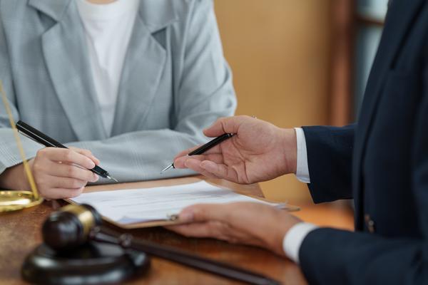 非法同居是否算作刑法中的人口犯罪行为？图1