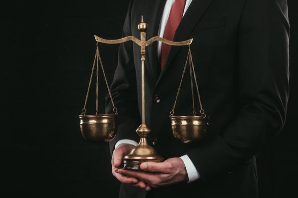 离婚要请好律师吗？解析聘请专业离婚律师的关键作用 图2