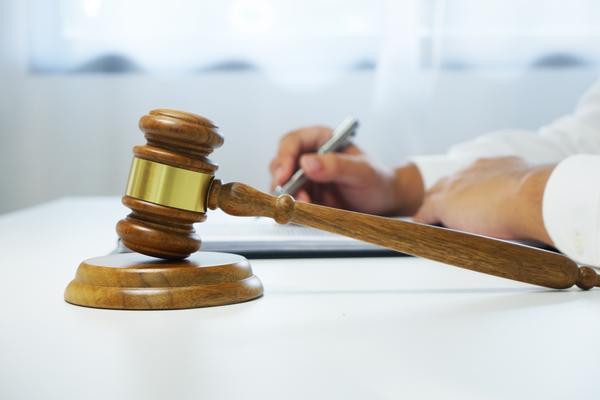 《男子因重婚罪被判刑：重婚现象应引起社会关注》 图1