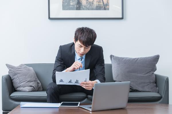 两地分居不值班申请：讲述远距离工作生活中的无奈与期待 图2