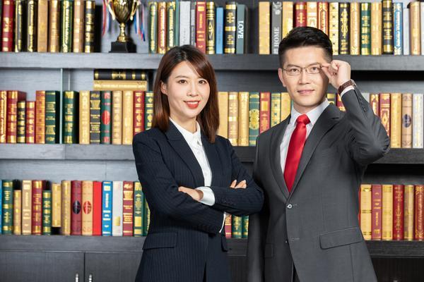 《男律师离婚后如何处理家庭纷争：专业指导与生活智慧》图1