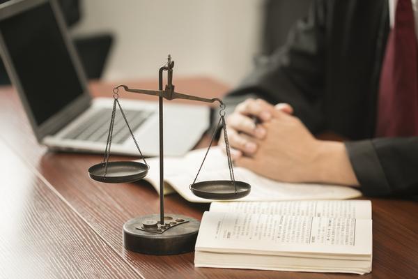 起诉离婚是否需要委托律师|解析离婚诉讼中的法律服务必要性 图2
