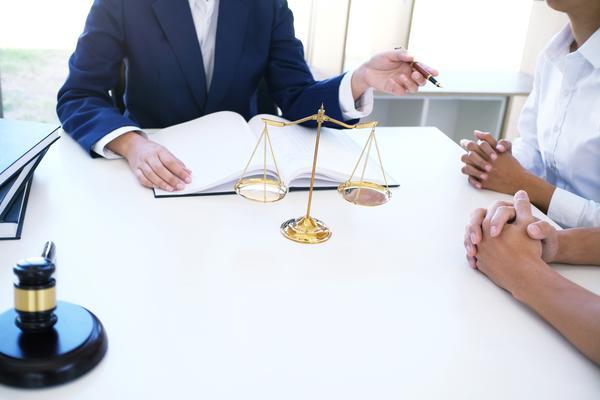 寻找离婚律师小说阅读全文:如何选择合适的法律服务 图2