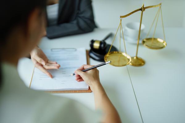 劳动法规定男女分居合法吗|性别平等与就业权益保障 图1