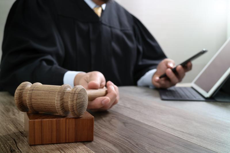 重婚罪辩护律师代理费的法律分析与实务探讨 图2