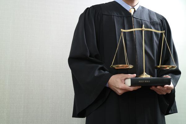 擅长刑辩律师收费标准：费用明细与合理性探讨图1