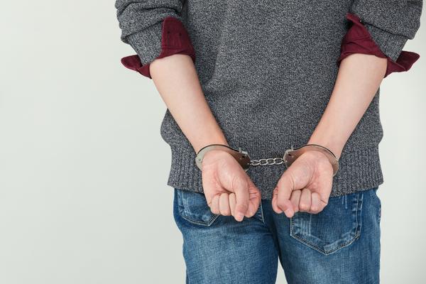 离婚后取保候审的担保人：权利与义务解析 图2