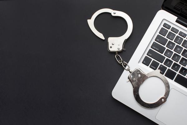夫妻共同财产被故意毁坏是否构成犯罪？解析及相关法律问题探讨 图1