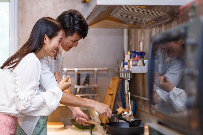 《新婚融入家庭：打造和谐家庭关系的秘诀》图1