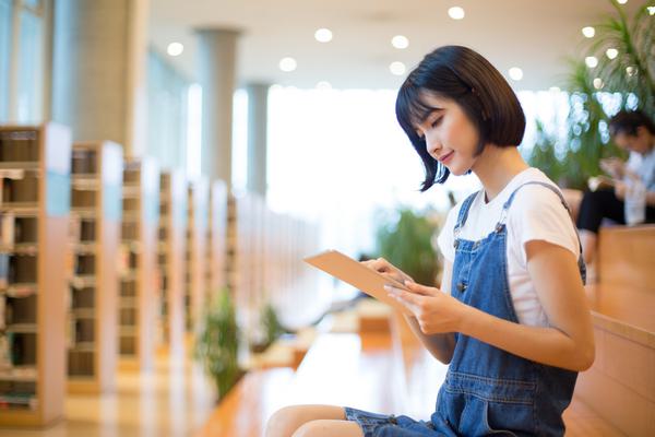 免费下载电子结婚请帖，打造个性化婚礼邀请函 图2